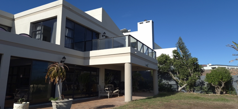 4 Bedroom Property for Sale in Van Riebeeckstrand Western Cape